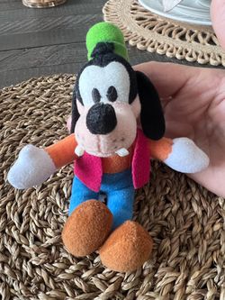 Disney Parks Goofy Plush Keychain With Hat