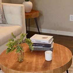 Coffee Table, Nesting Table & Rug