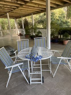 Table Set With 4 Chairs 