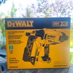DEWALT 9-Gauge Fencing Stapler