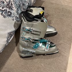 Salomon 26.0-26.5 Ski Boots