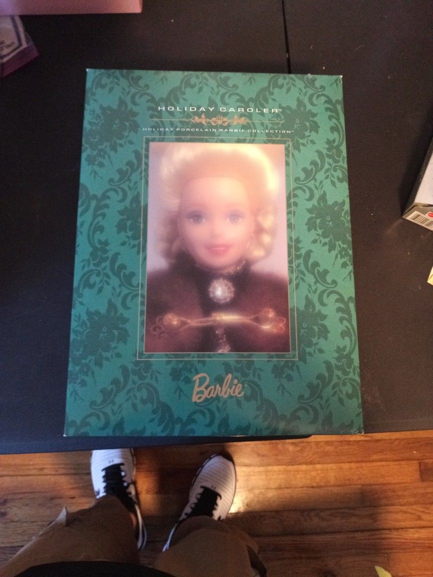 1996 Holiday Caroler Barbie