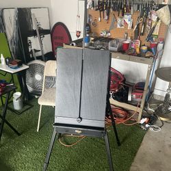 Fold Up Easel Never Used 