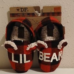Dearfoams Lil Bear slippers for kids; Size: 9/10