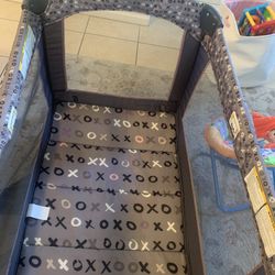 Baby Crib , Color, Gray