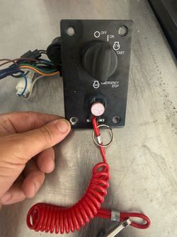 Suzuki outboard key switch