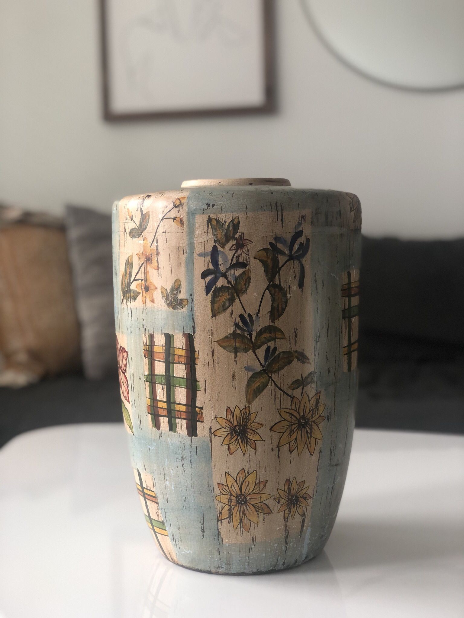 Unique Flower Pattern Vase