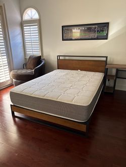 Modern Queen Bed Frame with Mattress – Excellent Condition