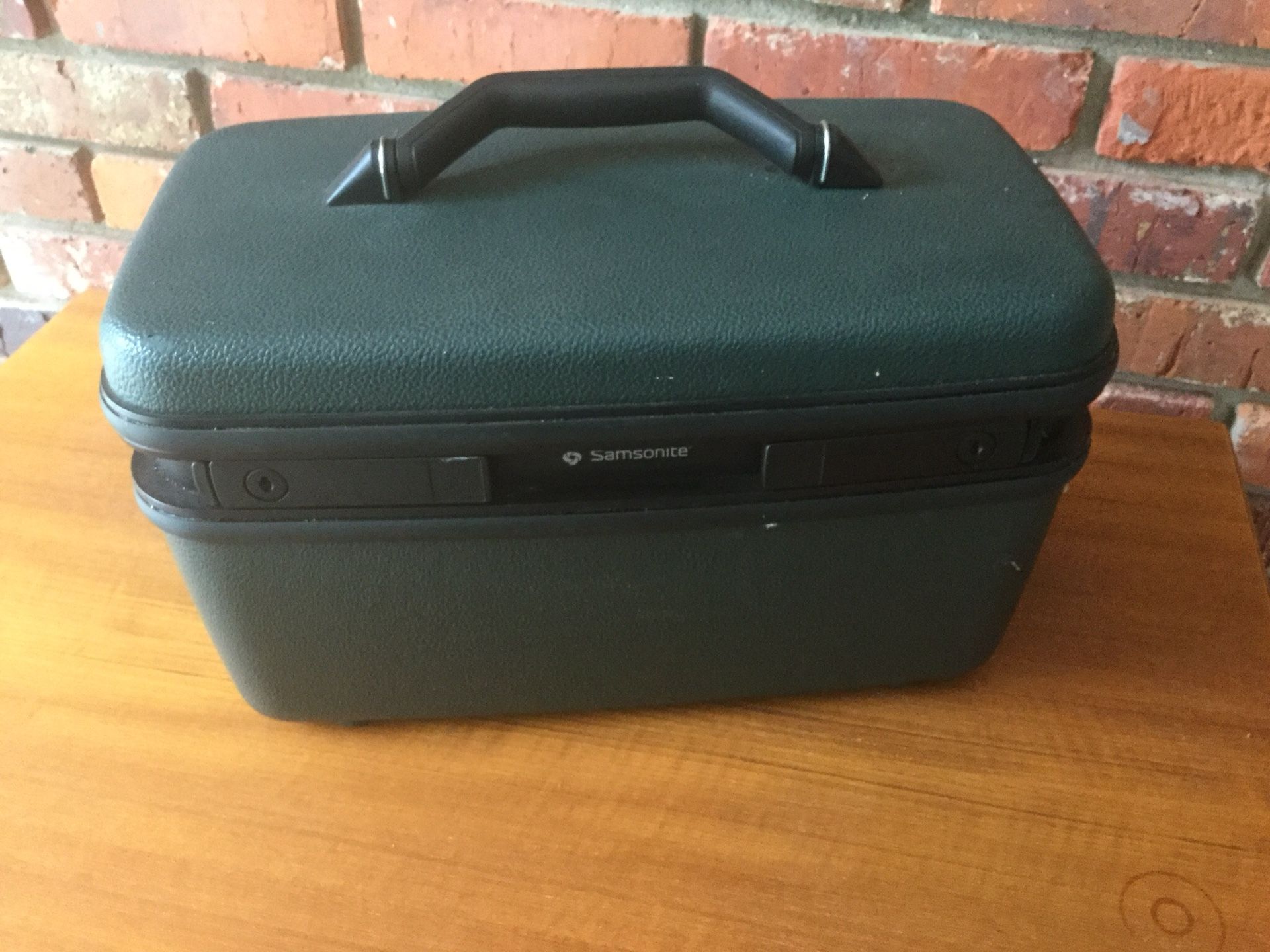 SAMSONITE MAKE UP TRAVEL CASE