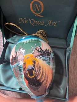 Ne'Qwa Art Hand-Painted Glass Ornament