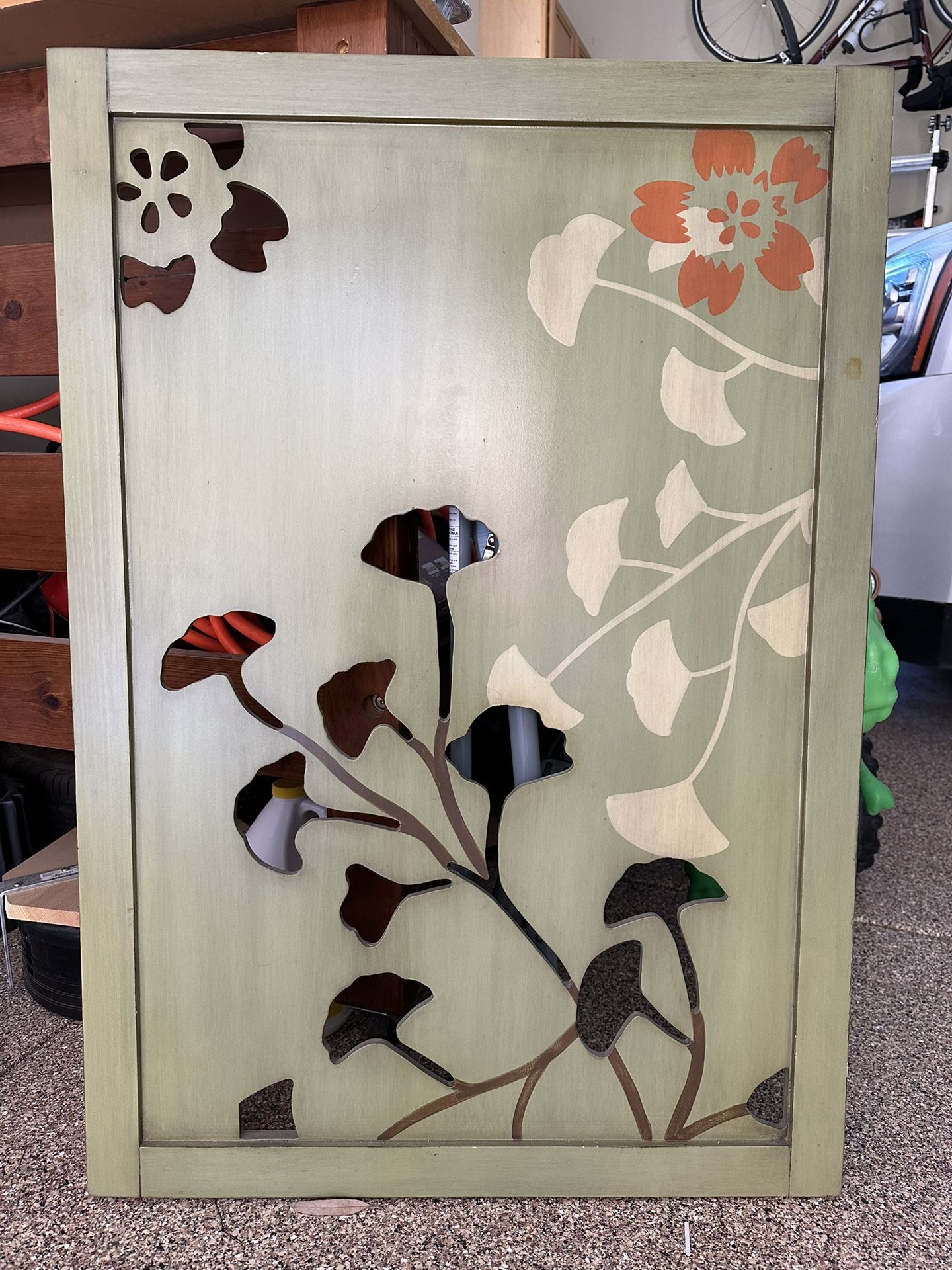 Beautiful Design On Wood Wall Hanging!!