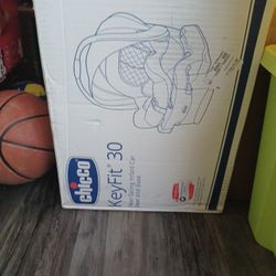 Chicco Keyfit 30 With Stroller.