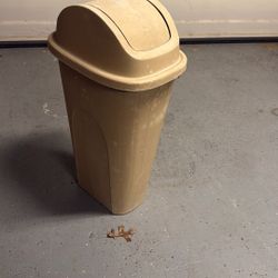 Trash Can 