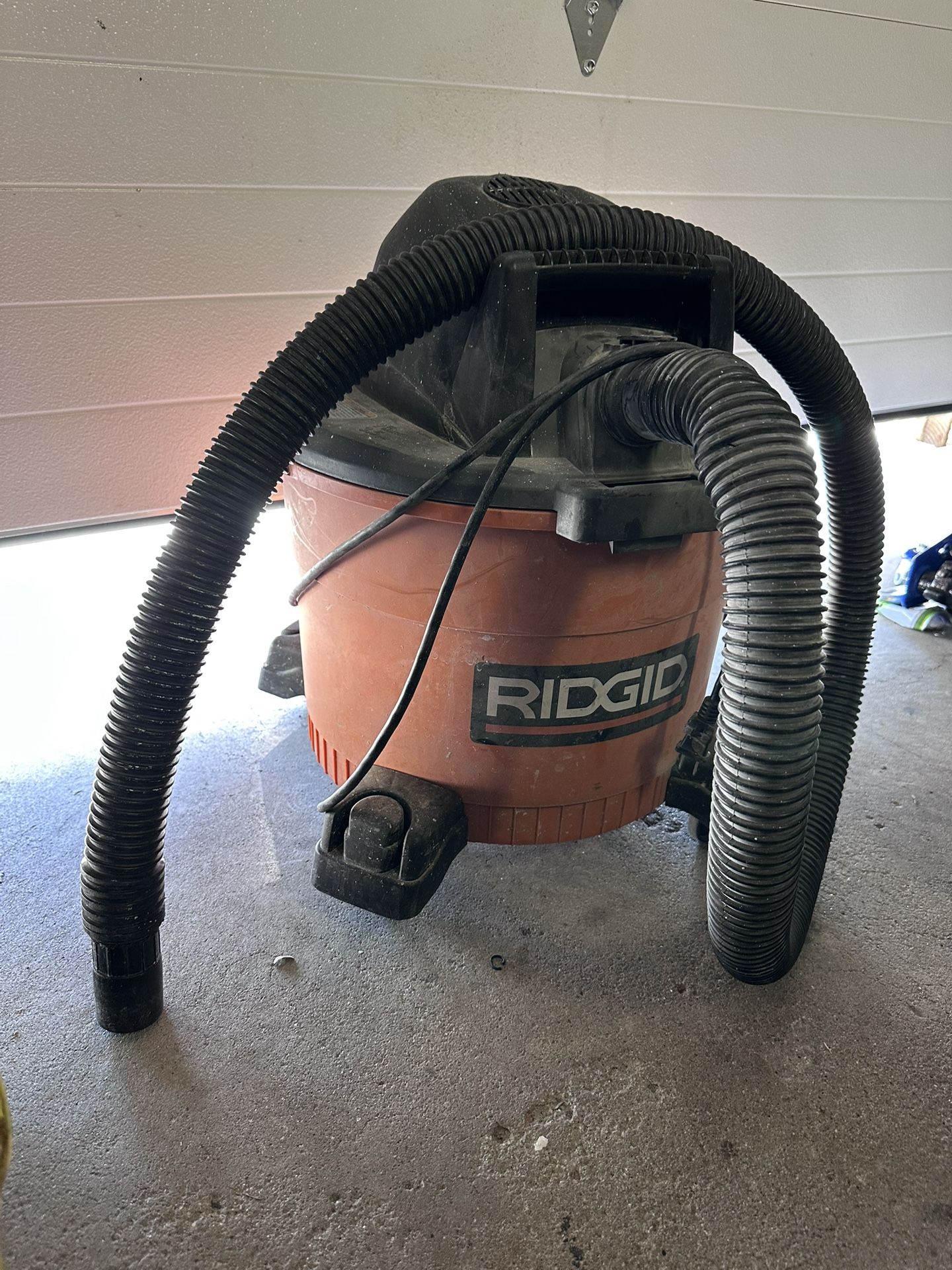 Shop vac $15