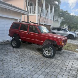 Jeep Cherokee classic
