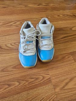 Air Jordan 11 Low University Blue Sneakers