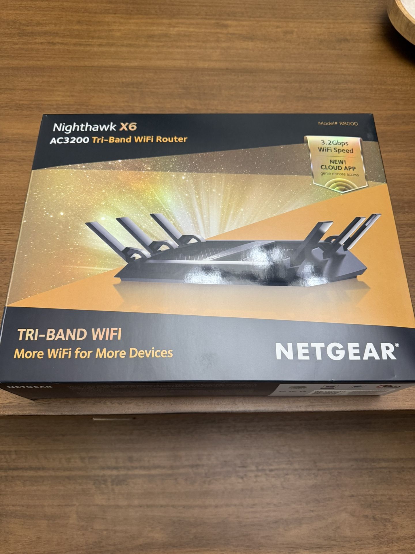 Nighthawks X6 AC3200 Tri-Band WiFi router