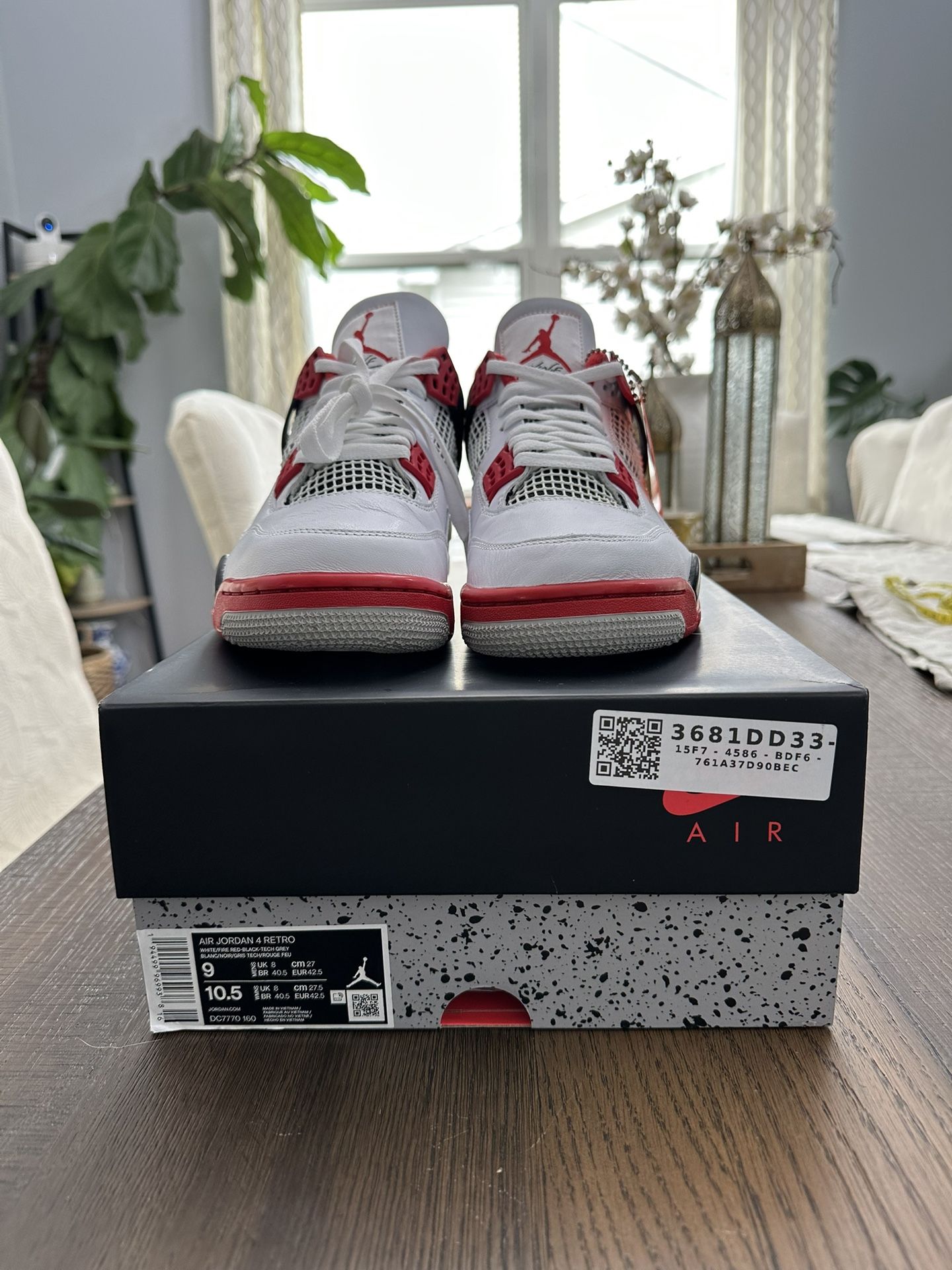 Nike Air Jordan 4 Fire Red Size 9 Brand New 2020