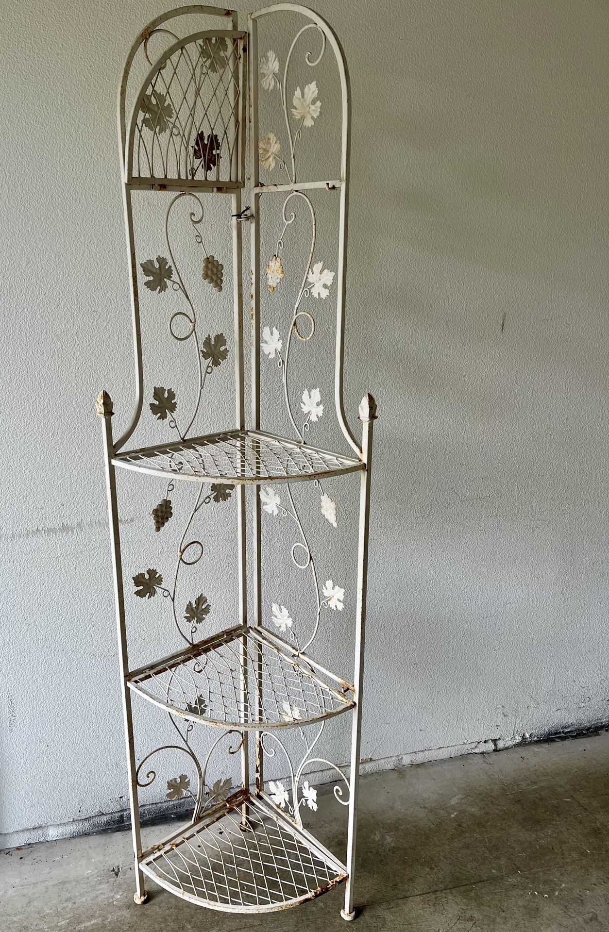 4-Tier Outdoor Corner Shelf