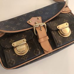 Louis Vuitton Monogram Hudson PM - Brown Shoulder Bags, Handbags