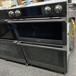 Samsung Black Stainless 30” Microwave Oven Combo Flex Duo Steam Cook