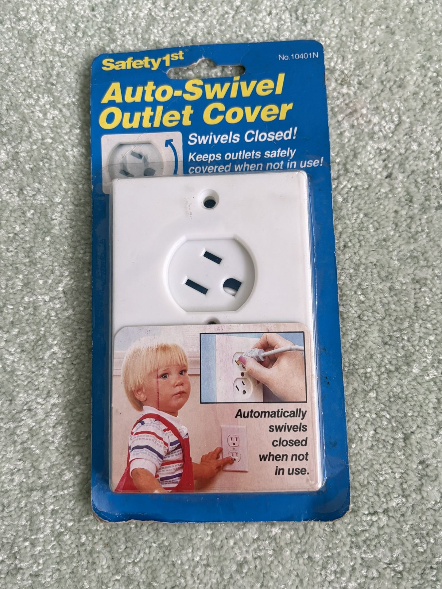 Safety 1st auto swivel outlet cover white