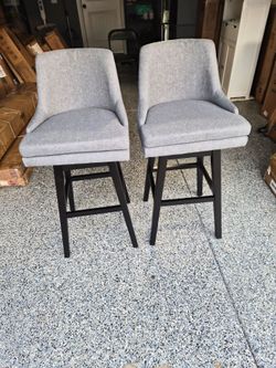 2 swivel barstools