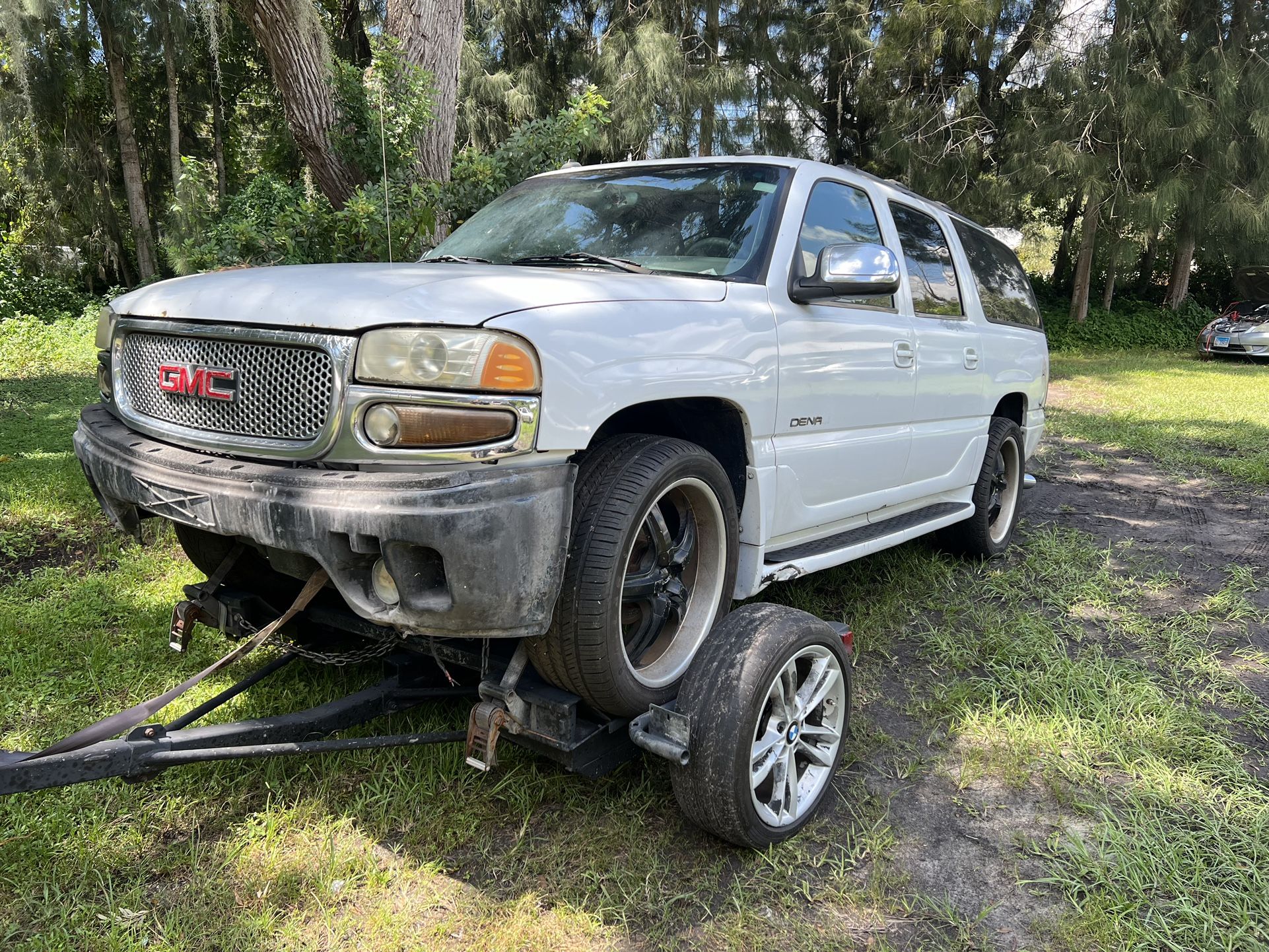2004 Yukon full part out no motor and transmissions bad