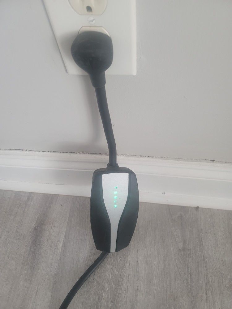 Tesla Mobile Charger