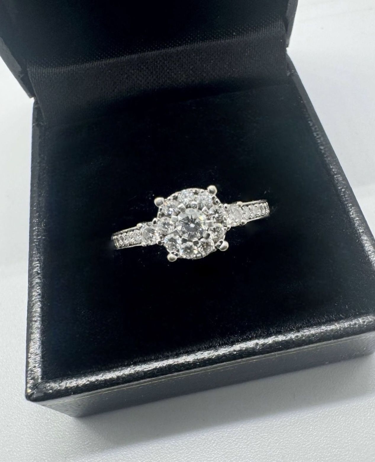 Ladies Diamond Ring 14k