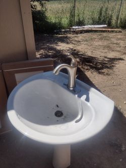 3 Bathroom Sinks