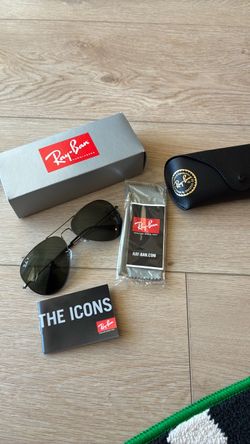 Ray-Ban Aviator Sunglasses with Full Set