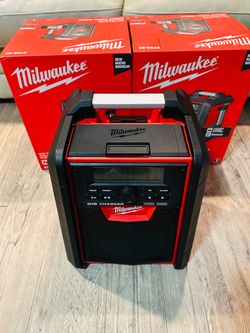 Milwaukee Jobsite Radio and Charger
