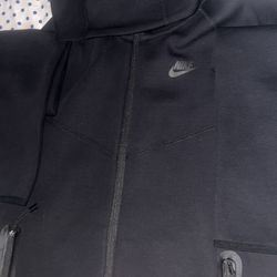 nike tech hoodie size xl
