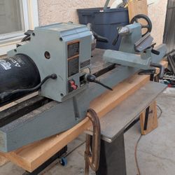 Delta 46-700 Wood Lathe