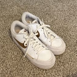 Nike Women’s Platforms 