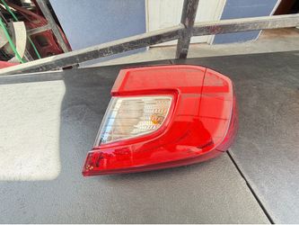 Honda accord 2018-2022 right passenger tail light Oem