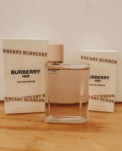 🌸 Burberry Her Eau de Parfum 🌸