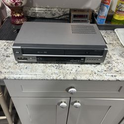 Go Video VHS/DVD Player And Recorder 