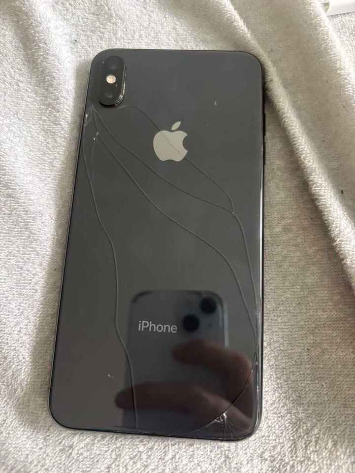 iPhone Xs Max Unlocked 64gb