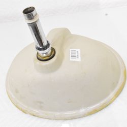 A000304A 15 x 18 oval undermount bathroom sink used