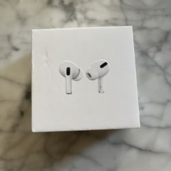 Apple AirPods Pro (1st Generation) with MagSafe Charging Case
