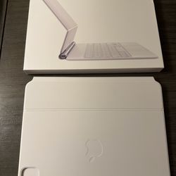Apple Magic Keyboard: iPad Keyboard case for iPad Pro 11-inch - Like New!