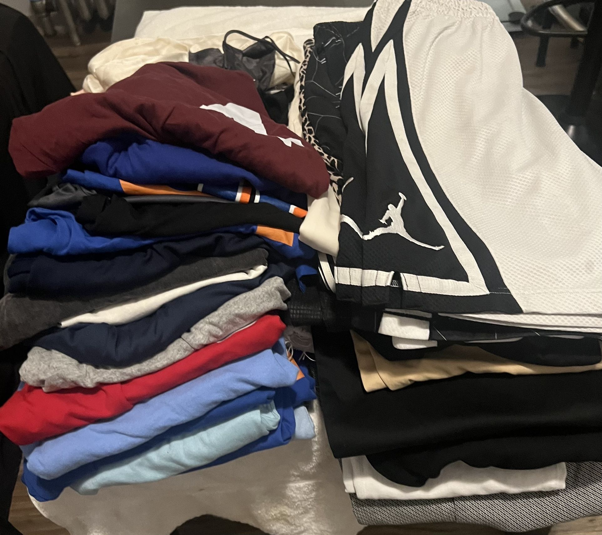 purses clothes jackets lot today only - $80 bronx)