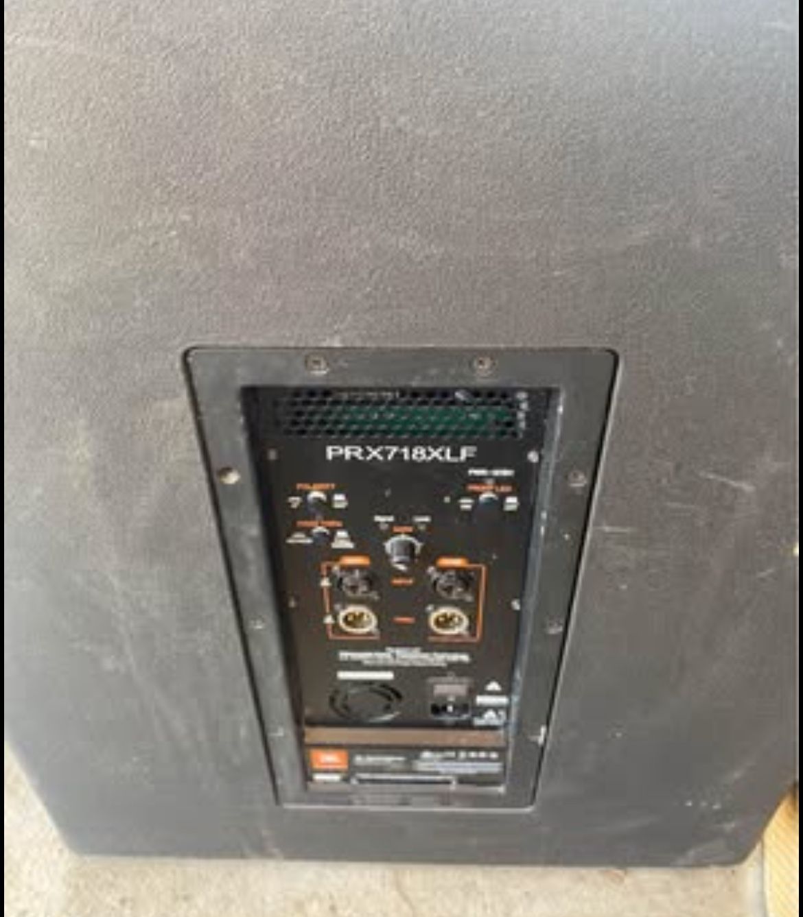 18” Jbl PRX718 XLF subwoofer amplifier and box only works perfect. Firm Price