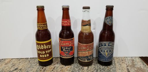 4 vintage full beer bottles Detroit