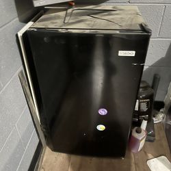 Mini Fridge 
