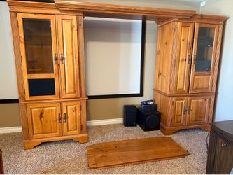 Entertainment center