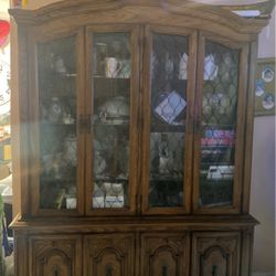 Thomasville vintage china cabinet