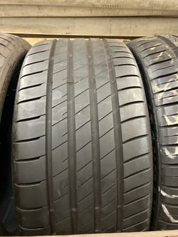 4 tires 235-35r19 Bridgestone